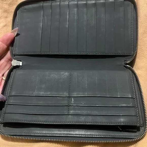 Gucci Dark Gray Leather Zip Wallet - Picture 4 of 12